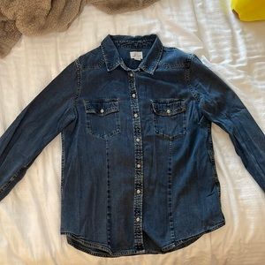 LEVI’S dark washed denim shirt